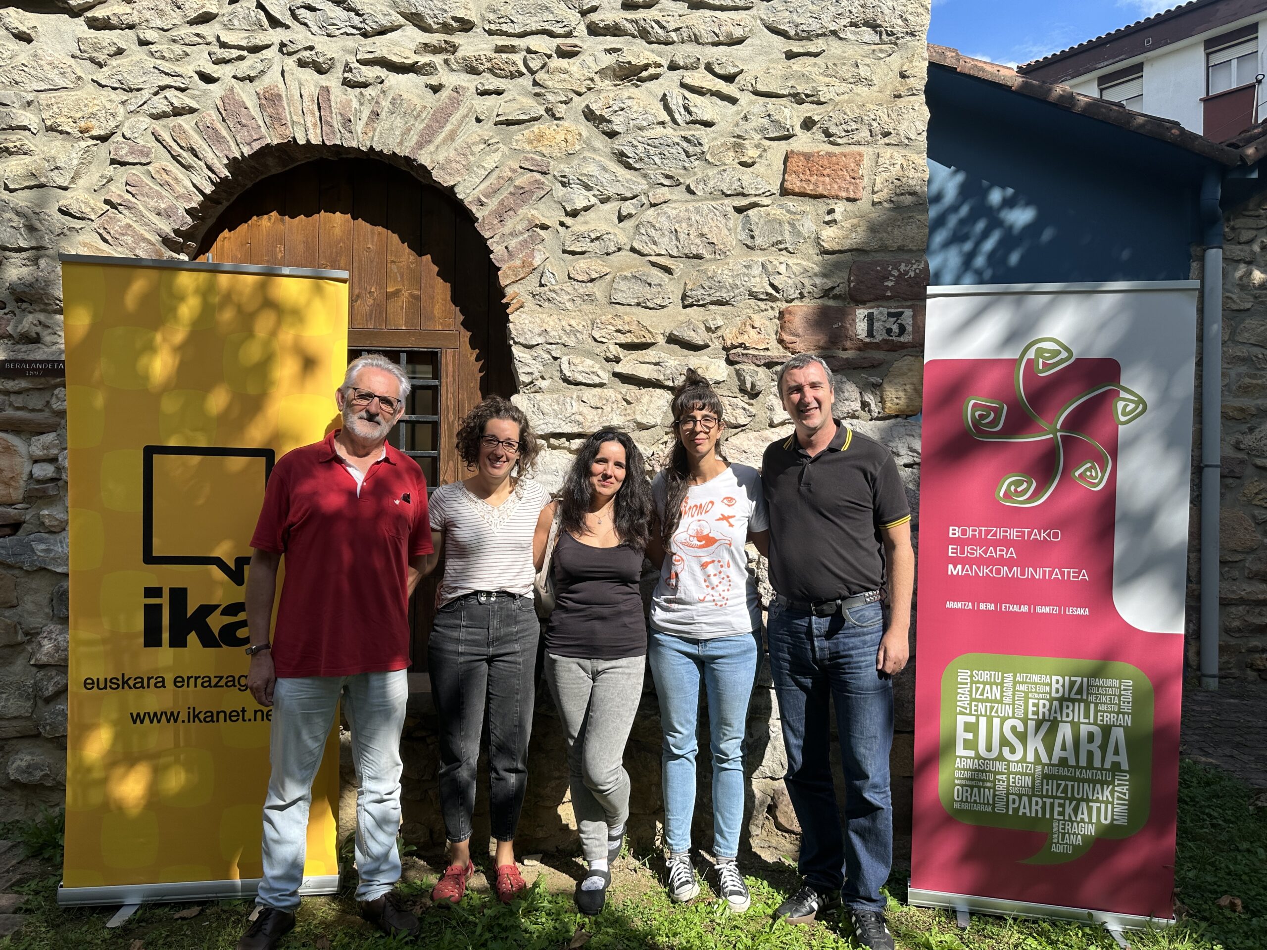 Helduen euskalduntzeko matrikulazio kanpaina aurkeztu dute